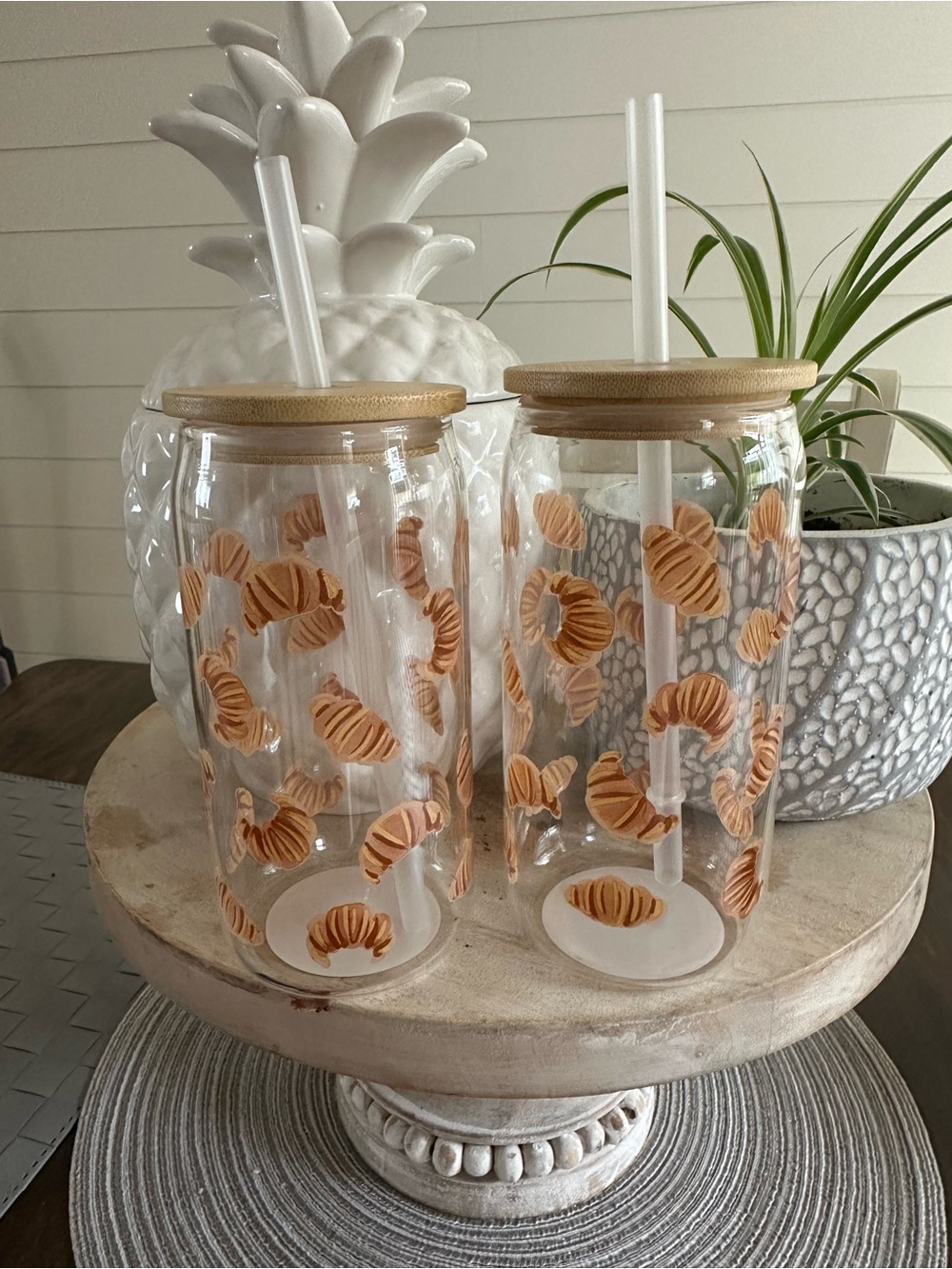 2 Glass Tumbler Pair with Bamboo Lids and crossiant Print